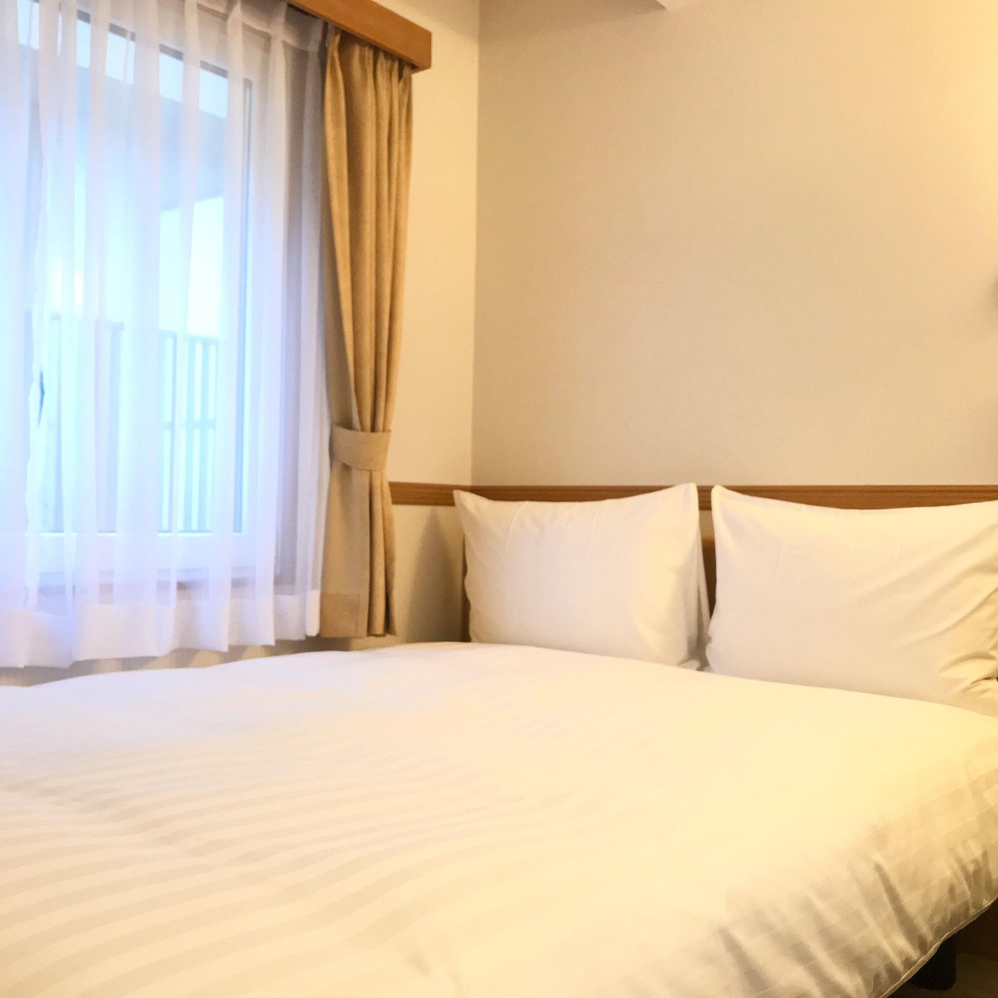 Toyoko Inn Yokohama Tsurumi Eki Higashi Guchi Exterior photo