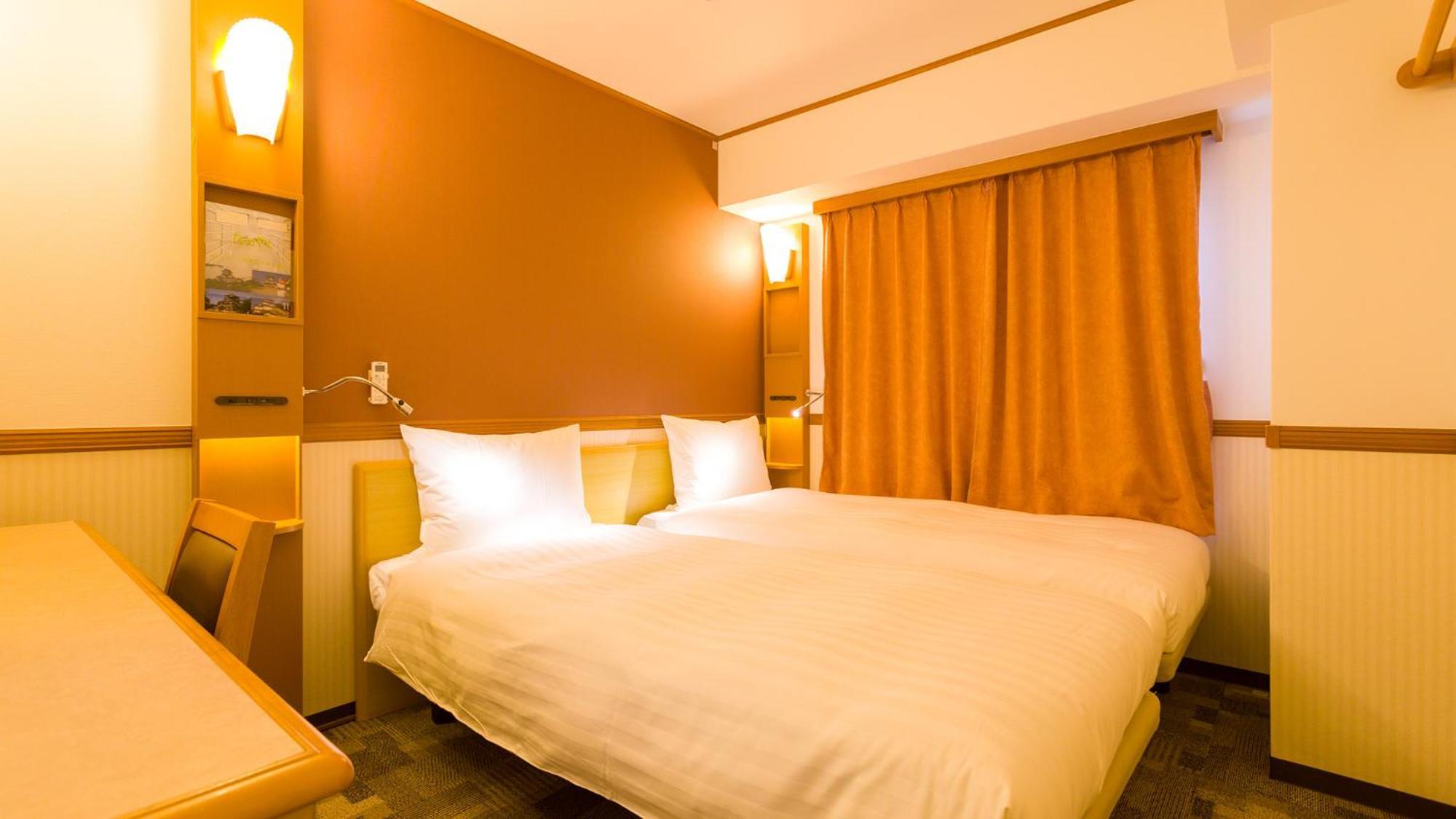 Toyoko Inn Yokohama Tsurumi Eki Higashi Guchi Room photo
